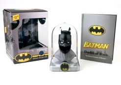 Batman: Deluxe Cowl: Lights up!